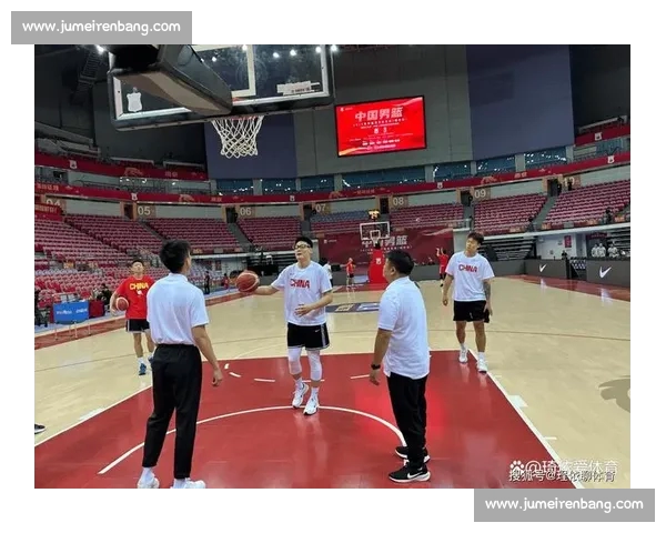 聚焦CBA赛事直播全面解析赛场风云与球迷热情精彩瞬间和战术博弈 聚焦CBA赛事直播全面解析赛场风云与球迷热情精彩瞬间和战术博弈