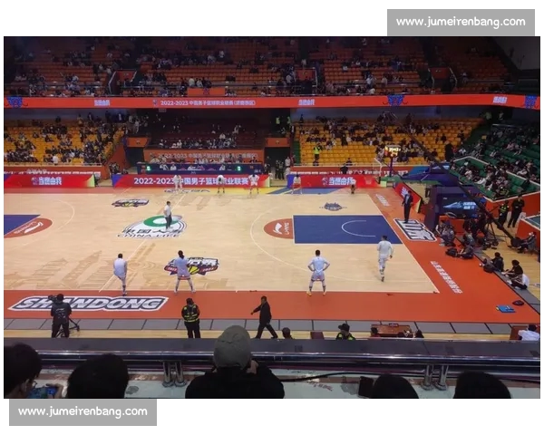 CBA赛后复盘：关键球员表现分析与战术调整解读